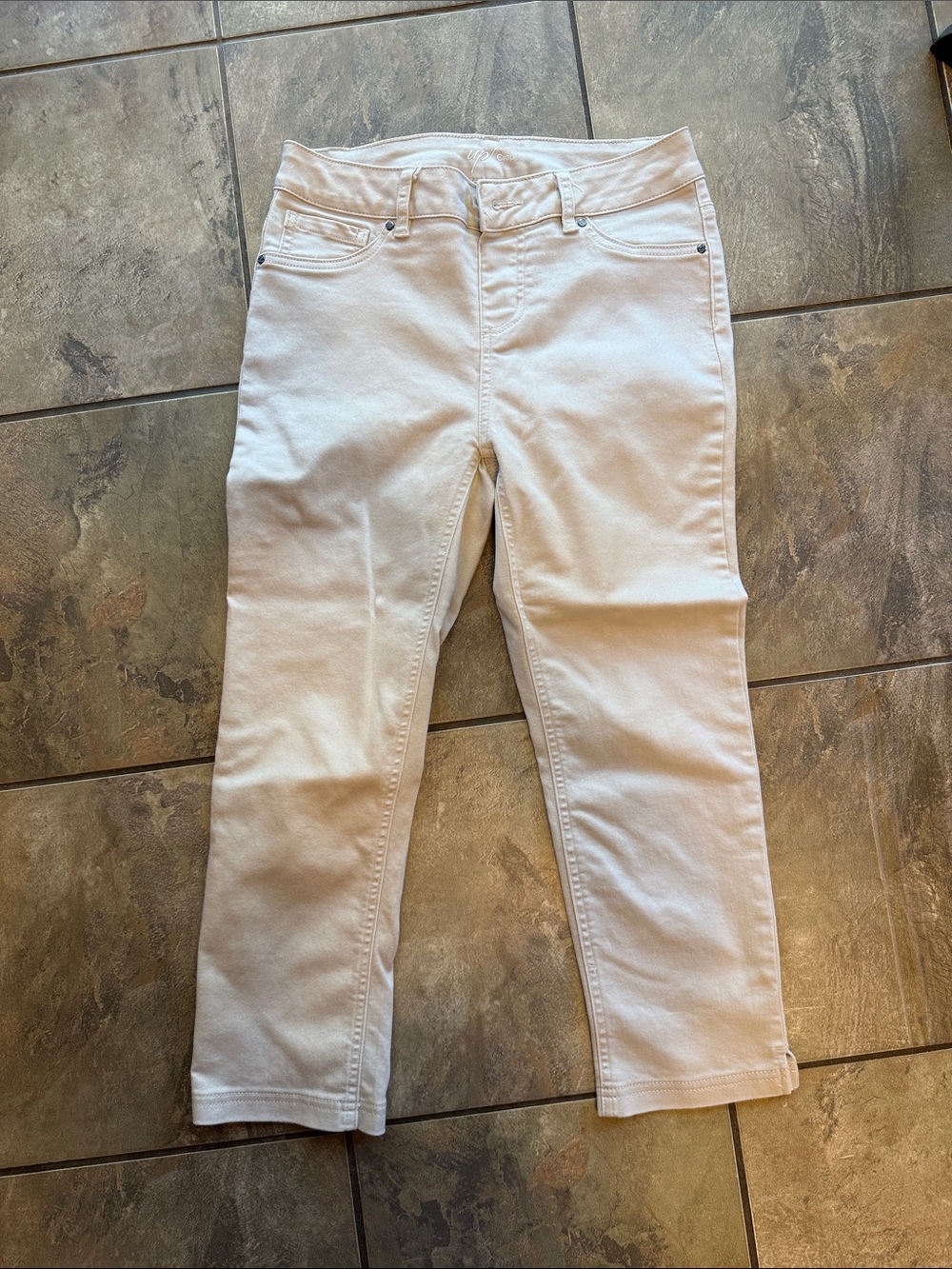Cream capris